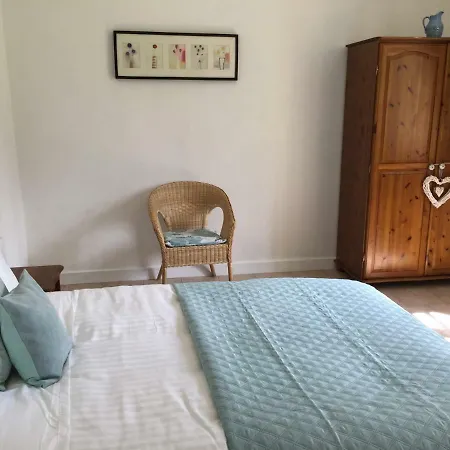 La Petite Maison Au Coin *